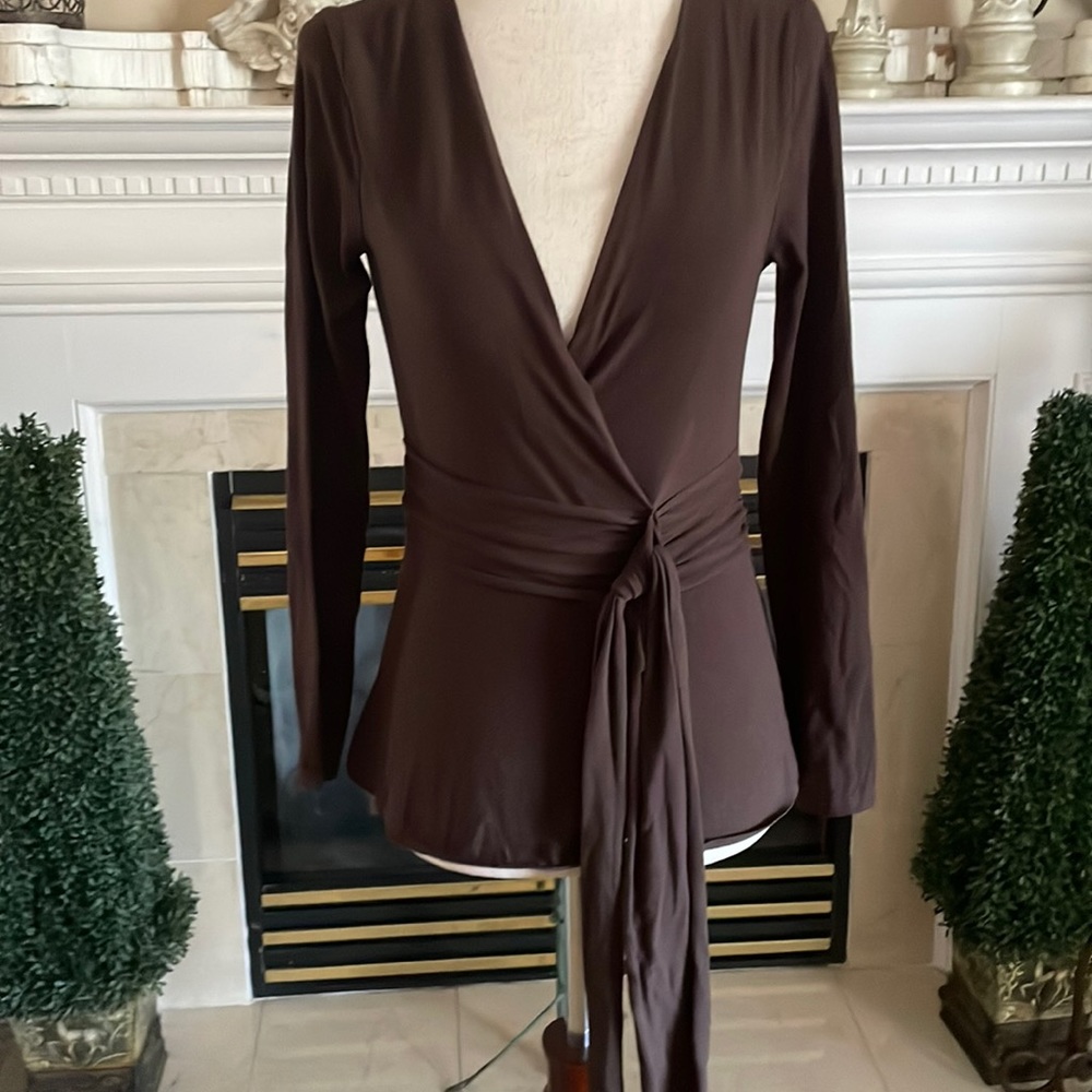 Long sleeve top with tie accent